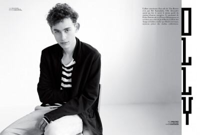  Olly Alexander 又是歌手又是演员又是编剧的大大~跪~歌很好听啊大家可以试一下