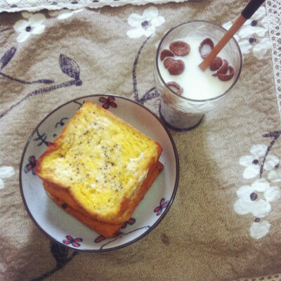 French toast and Kokokruch.