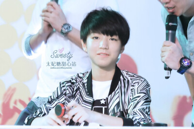 #王俊凯# #TFBOYS王俊凯# 140809 广州Ani-Joy安捷动漫游戏展 cr：TFBOYSweety太妃糖_甜心站