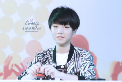 #王俊凯# #TFBOYS王俊凯# 140809 广州Ani-Joy安捷动漫游戏展 cr：TFBOYSweety太妃糖_甜心站