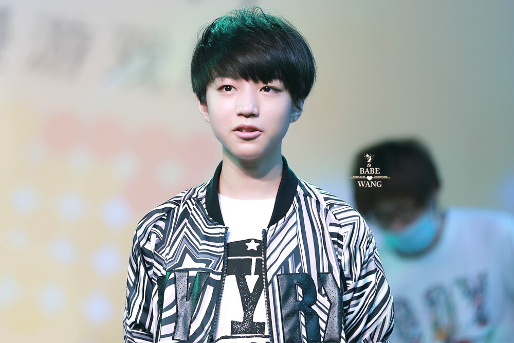 #王俊凯# #TFBOYS王俊凯# 140809 广州Ani-Joy安捷动漫游戏展 cr：2babewang