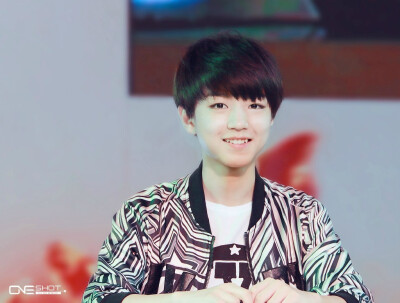 #王俊凯# #TFBOYS王俊凯# 140809 广州Ani-Joy安捷动漫游戏展 cr：-K-OneShot