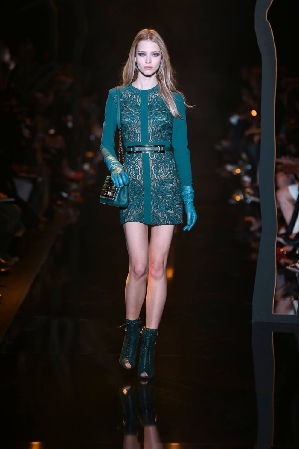 【衣睹为快时装周】ELIE SAAB 2015-16 秋冬成衣系列时装秀 服饰风尚 时装周 俄罗斯寓言童话 暗黑丛林仙女