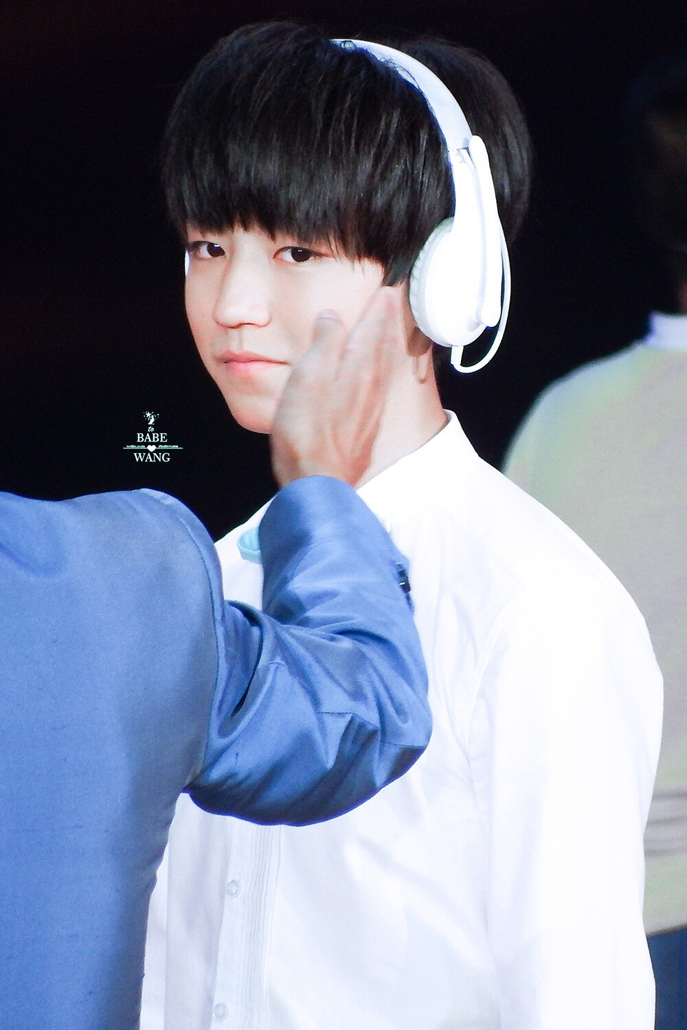 #王俊凯# #TFBOYS王俊凯# 140821开学第一课 cr：2babewang