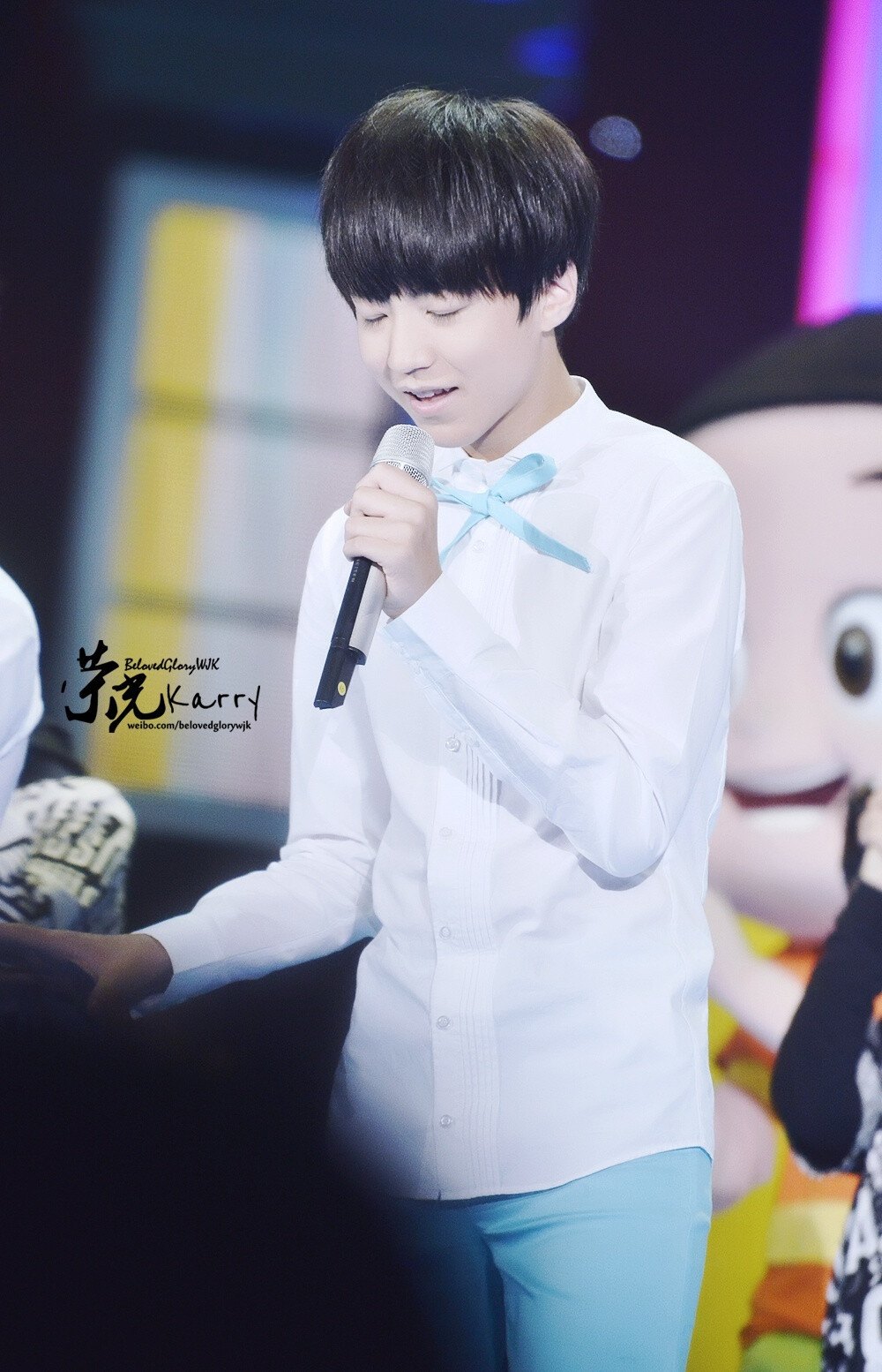 #王俊凯# #TFBOYS王俊凯# 140821开学第一课 cr： BelovedGloryWJK荣光