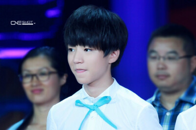 #王俊凯# #TFBOYS王俊凯# 140821开学第一课 cr： -K-OneShot