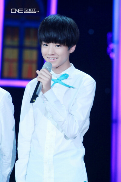 #王俊凯# #TFBOYS王俊凯# 140821开学第一课 cr： -K-OneShot