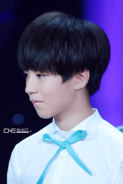 #王俊凯# #TFBOYS王俊凯# 140821开学第一课 cr： -K-OneShot