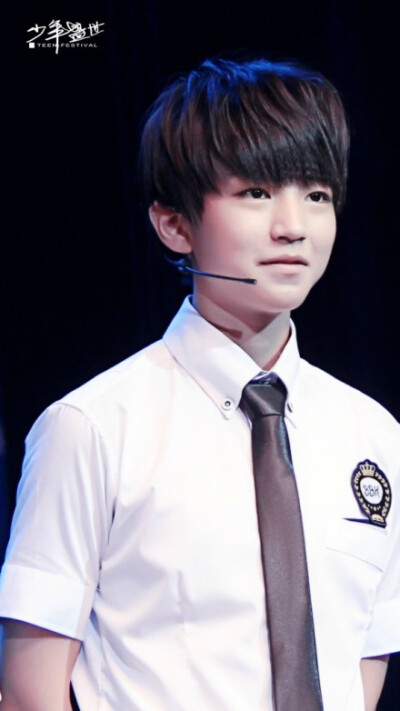 #王俊凯# #TFBOYS王俊凯# 140826步步高重庆见面会 cr：Teen_Festival少年盛世