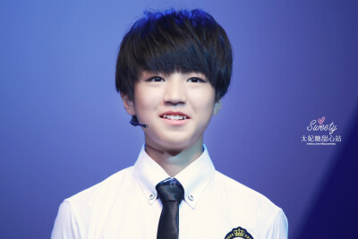 #王俊凯# #TFBOYS王俊凯# 140826步步高重庆见面会 cr：TFBOYSweety太妃糖_甜心站