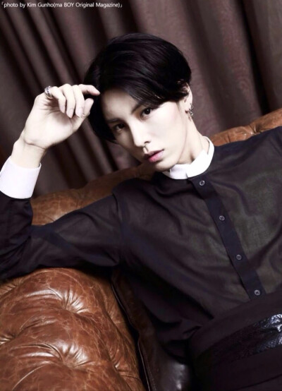 著名韩国歌手，演员，音乐制作人，出生于日本，被各国称为“比女人还美的男人”