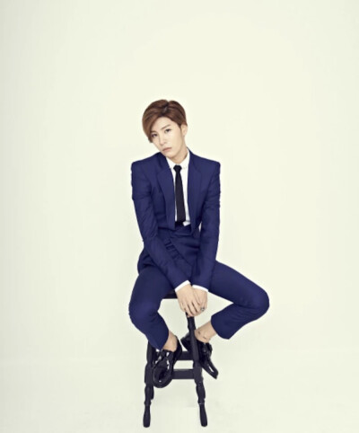 著名韩国歌手，演员，音乐制作人，出生于日本，被各国称为“比女人还美的男人”