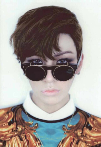 著名韩国歌手，演员，音乐制作人，出生于日本，被各国称为“比女人还美的男人”