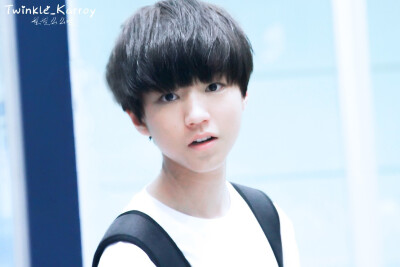 #王俊凯# #TFBOYS王俊凯# 140827北京至深圳 cr：Twinkle_Karroy