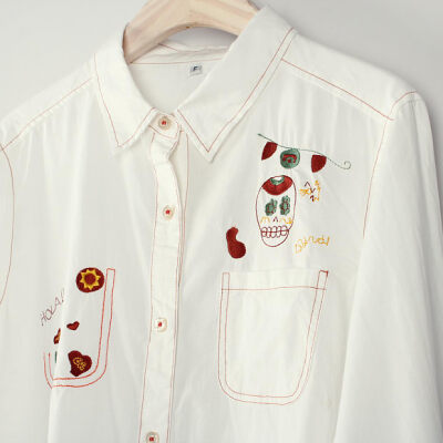 日本绣花白衬衫