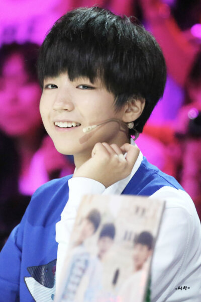 #王俊凯# #TFBOYS王俊凯# 140828年代秀 cr：logo