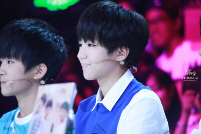 #王俊凯# #TFBOYS王俊凯# 140828年代秀 cr：TFBOYSweety太妃糖_甜心站