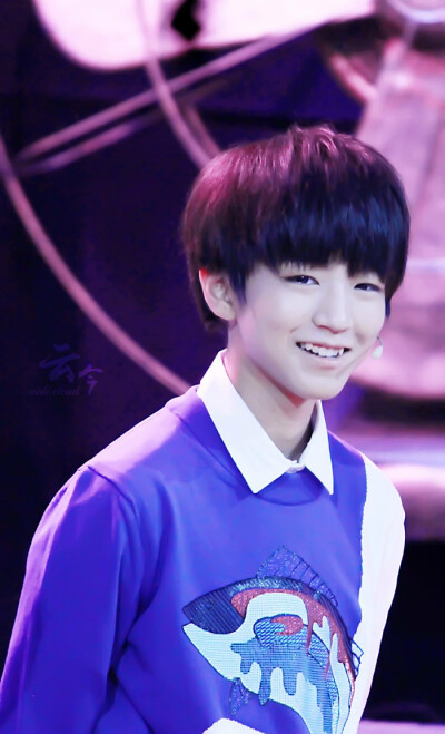 #王俊凯# #TFBOYS王俊凯# 140828年代秀 cr：嘿哟哟哟哟哒哒