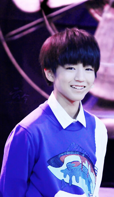 #王俊凯# #TFBOYS王俊凯# 140828年代秀 cr：嘿哟哟哟哟哒哒