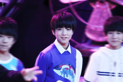 #王俊凯# #TFBOYS王俊凯# 140828年代秀 cr：嘿哟哟哟哟哒哒