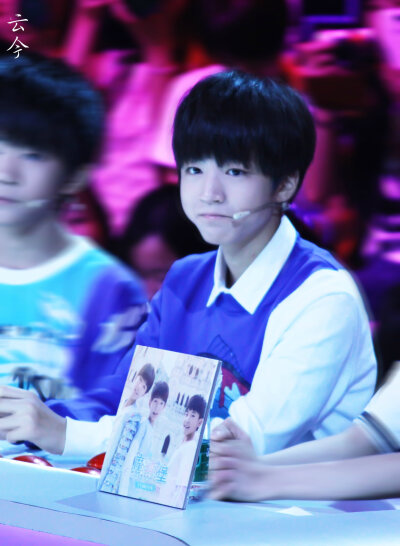 #王俊凯# #TFBOYS王俊凯# 140828年代秀 cr：嘿哟哟哟哟哒哒