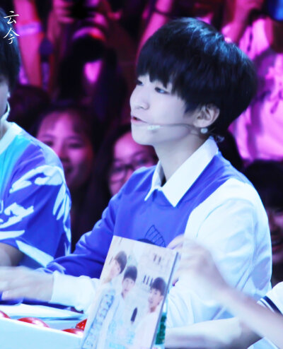 #王俊凯# #TFBOYS王俊凯# 140828年代秀 cr：嘿哟哟哟哟哒哒