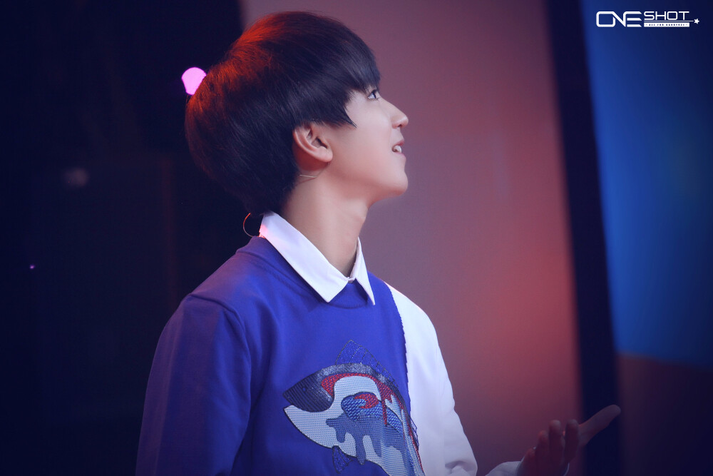 #王俊凯# #TFBOYS王俊凯# 140828年代秀 cr：-K-OneShot