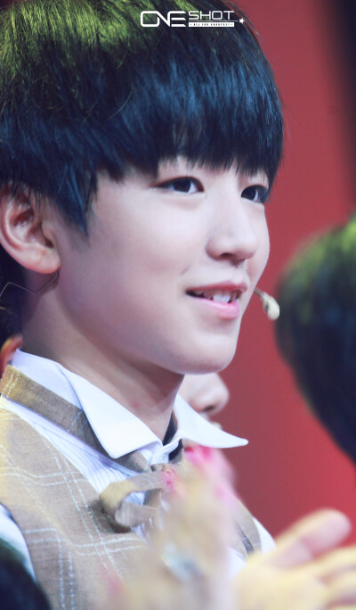 #王俊凯# #TFBOYS王俊凯# 140828年代秀 cr：-K-OneShot