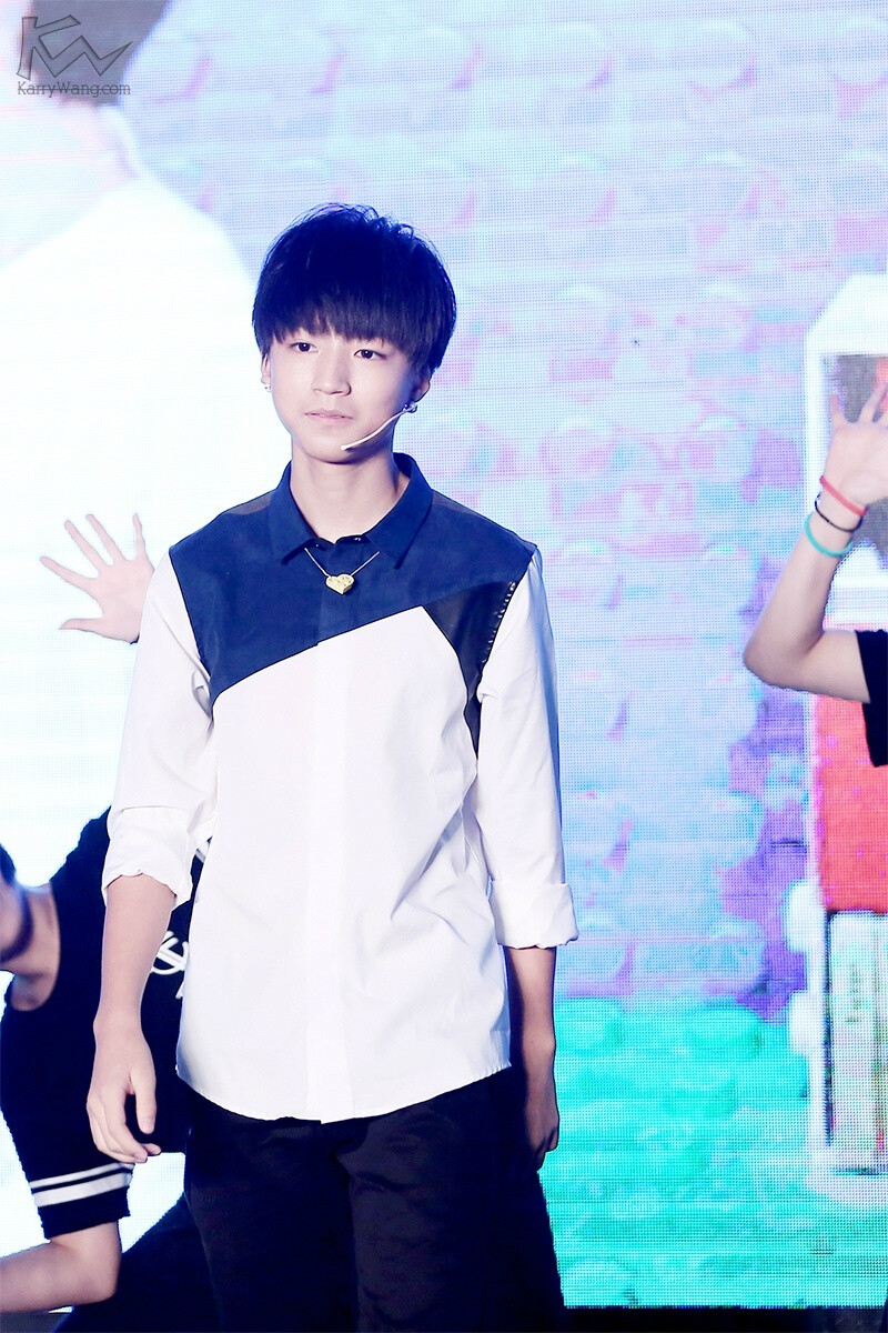 #王俊凯# #TFBOYS王俊凯# 20141017带你去见他+星钻圆梦 cr：logo