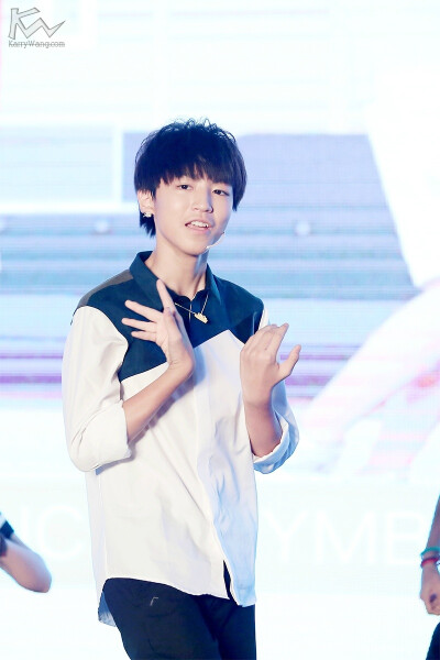 #王俊凯# #TFBOYS王俊凯# 20141017带你去见他+星钻圆梦 cr：logo