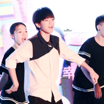 #王俊凯# #TFBOYS王俊凯# 20141017带你去见他+星钻圆梦 cr：logo