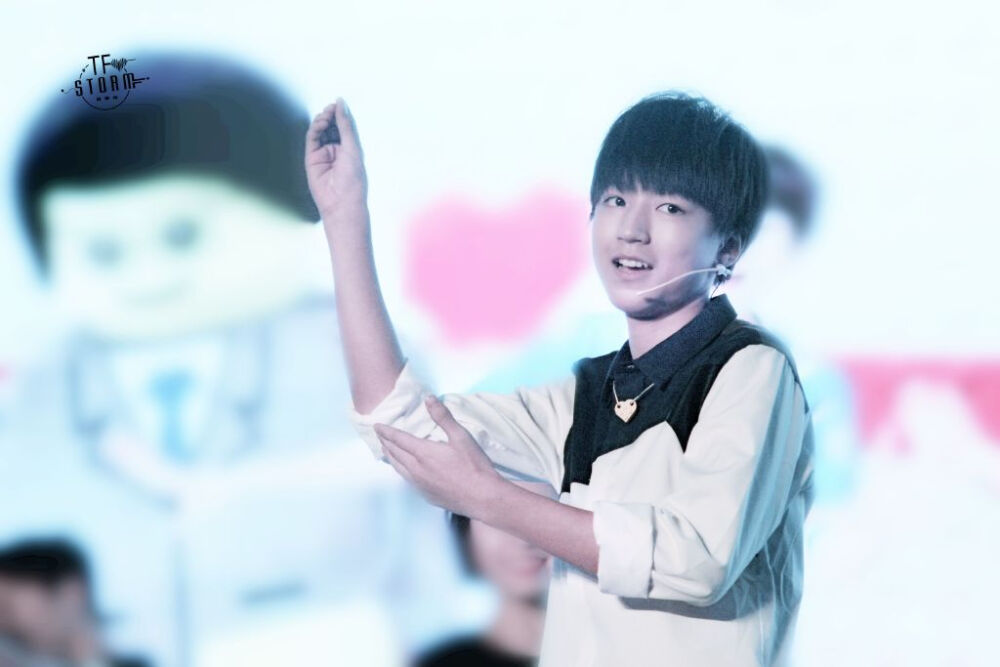 #王俊凯# #TFBOYS王俊凯# 20141017带你去见他+星钻圆梦 cr：logo