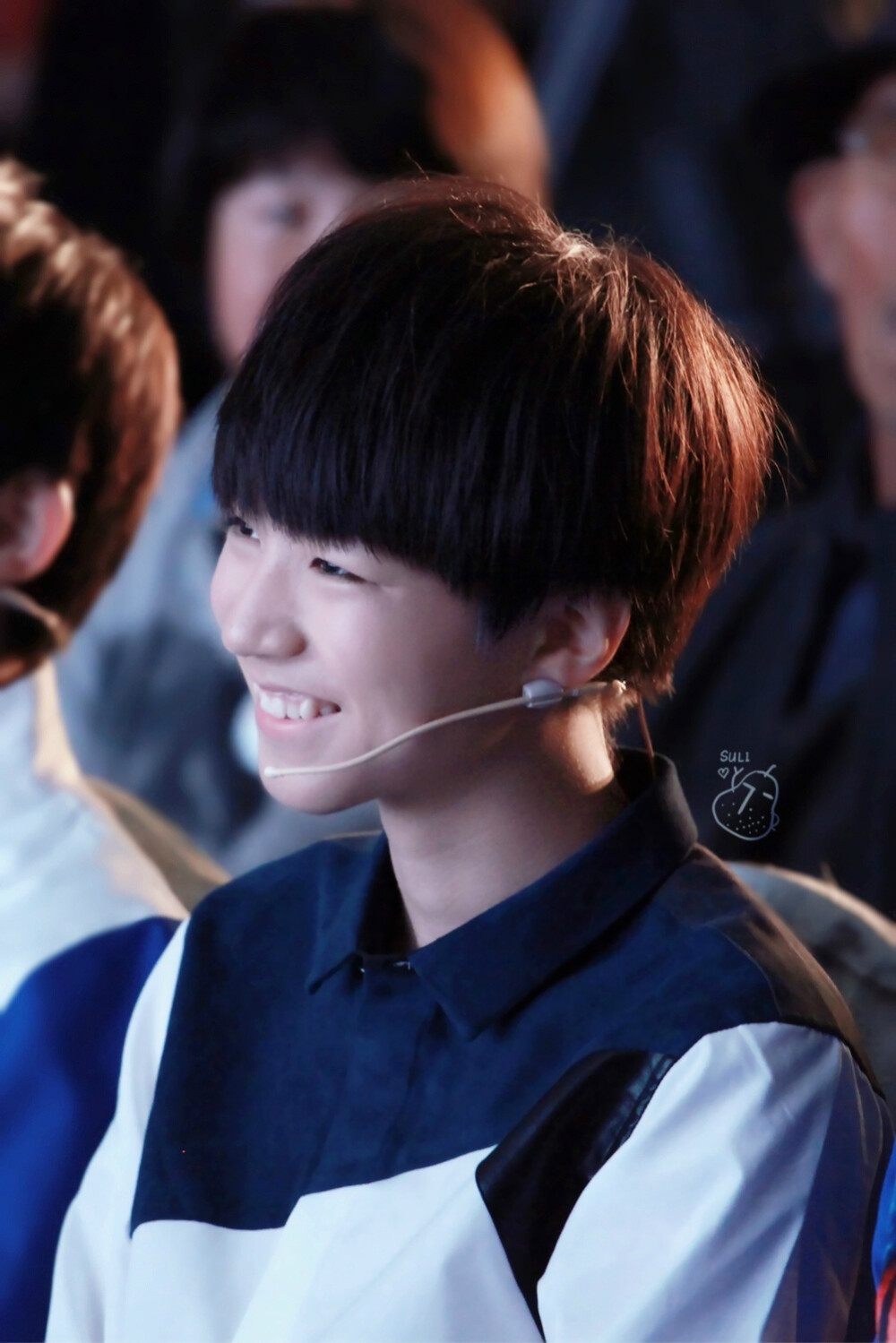 #tfboys##王俊凯# #TFBOYS王俊凯# 20141017带你去见他+星钻圆梦 cr：logo