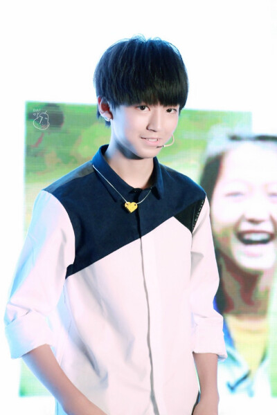 #tfboys##王俊凯# #TFBOYS王俊凯# 20141017带你去见他+星钻圆梦 cr：logo