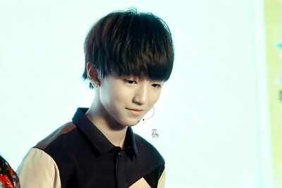 #tfboys##王俊凯# #TFBOYS王俊凯# 20141017带你去见他+星钻圆梦 cr：logo