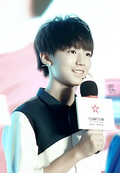 #tfboys##王俊凯# #TFBOYS王俊凯# 20141017带你去见他+星钻圆梦 cr：logo