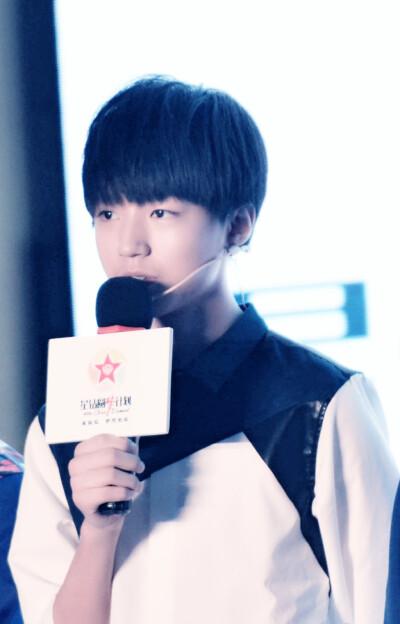 #tfboys##王俊凯# #TFBOYS王俊凯# 20141017带你去见他+星钻圆梦 cr：logo