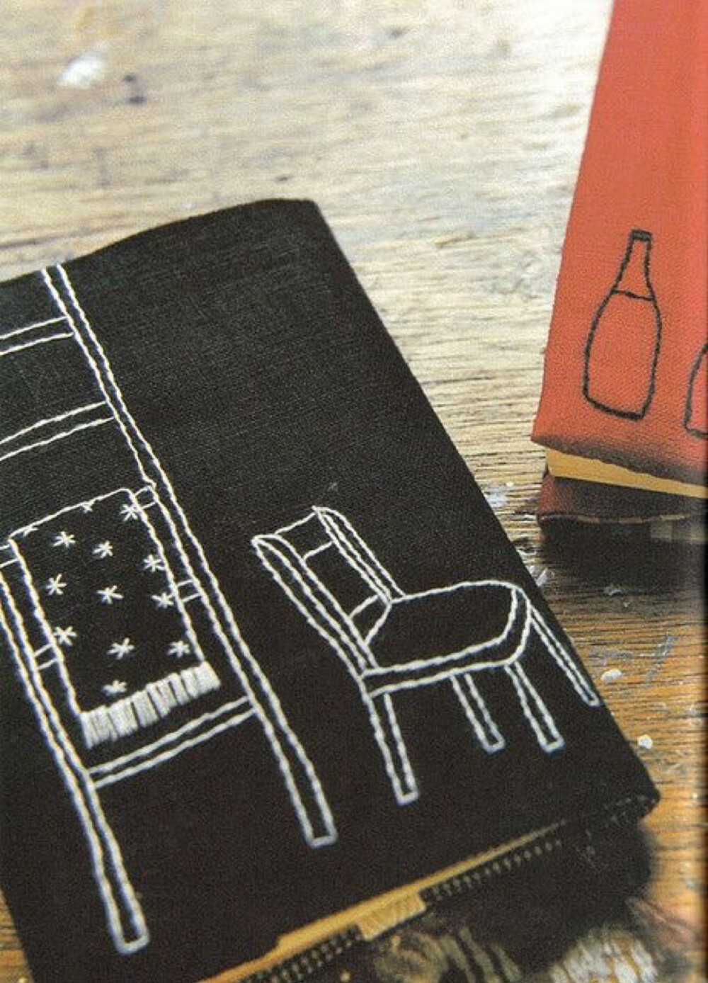 书套·white on black