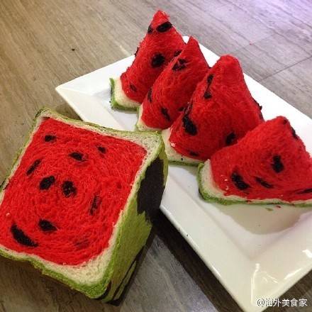 西瓜面包Smile watermelon bread