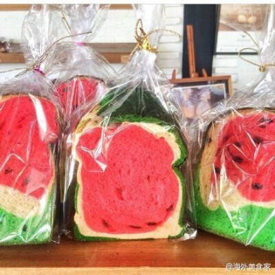 西瓜面包Smile watermelon bread