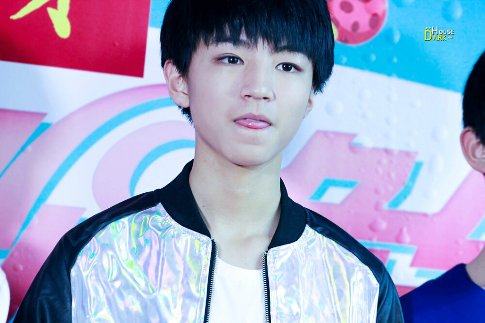 TFBOYS王俊凯 2015.02.11 湖南卫视小年夜表演现场。