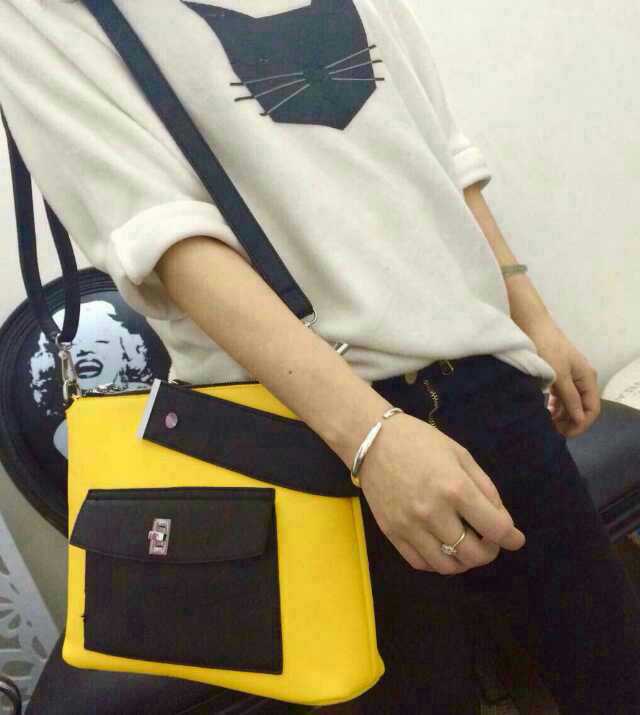 ¥132 李冰冰同款！重磅款！DiOR最新惊艳手提休闲包！美尖叫的款！高端进口仿真皮！～不多说废话，大家自己看图吧，各种细节五金高清大图！上身也很有范儿～高大上！