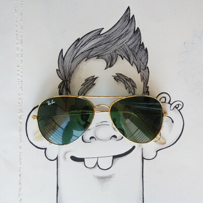 孟加拉漫画家兼图形设计师Manik N Ratan已经开始一个有趣的系列，在那里他的卡通人物与现实生活互相联系。Ratan作品中的可爱怪物和男人看起来就像他们正在互相影响着对方的生活，把自己塞进一辆乐高玩具车或是追寻放…