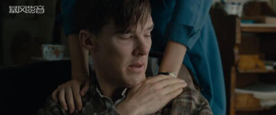 #模仿游戏#本尼迪克特·康伯巴奇的演技真的可以捧一座奥斯卡了，那惟妙惟肖的表演，让我穿过时间的阻隔认识了Turning，被历史灰色的幕布所遮掩下的灵魂。唯爱永生