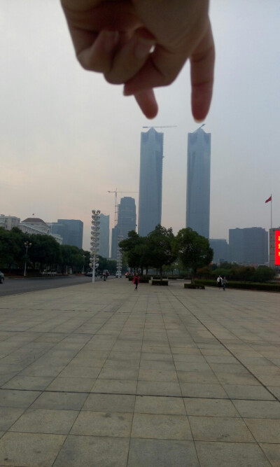 #压马路猜城市#