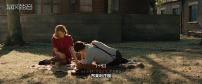 #模仿游戏#本尼迪克特·康伯巴奇的演技真的可以捧一座奥斯卡了，那惟妙惟肖的表演，让我穿过时间的阻隔认识了Turning，被历史灰色的幕布所遮掩下的灵魂。唯爱永生