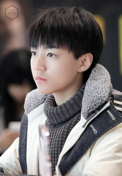 TFBOYS王俊凯，王俊凯，2015.01.11江北-首都-江北机场高清图，cr.logo