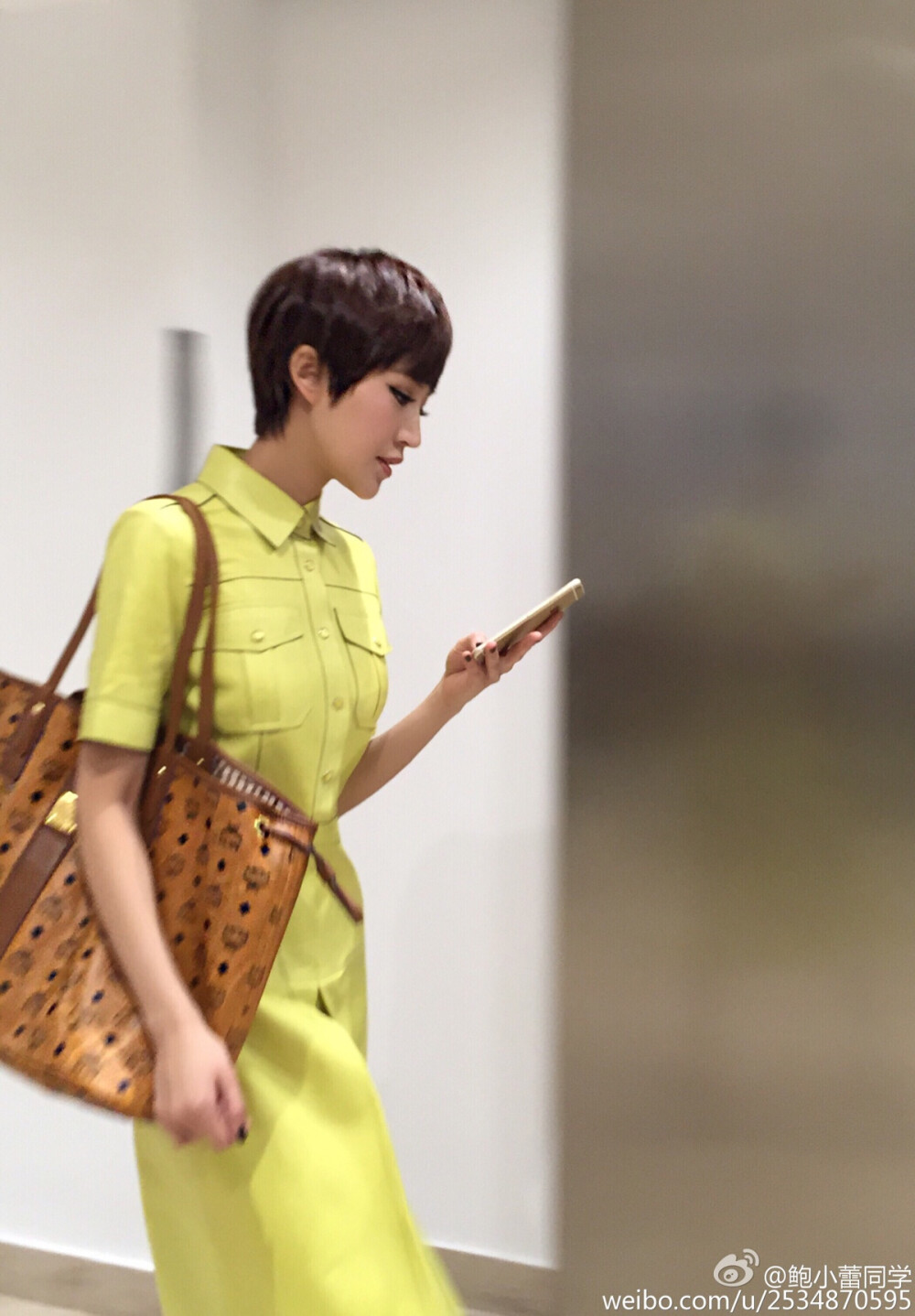 贝儿麻麻鲍蕾剪短发真的会上瘾