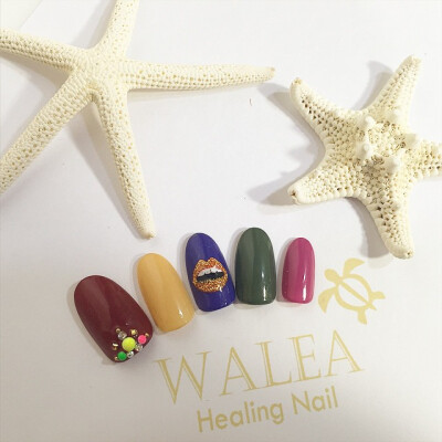 WALEA Nail 美甲。来自韩国的美甲创意 。美甲 清新 可爱 童趣 史努比 姆明