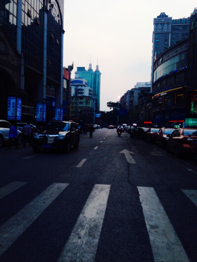 #压马路猜城市#傍晚~